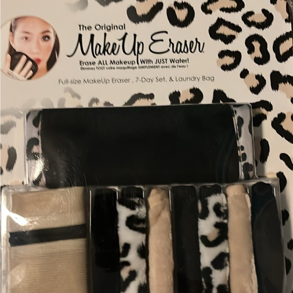 MakeUp Eraser Black and Cream Brush Set for Precise Application